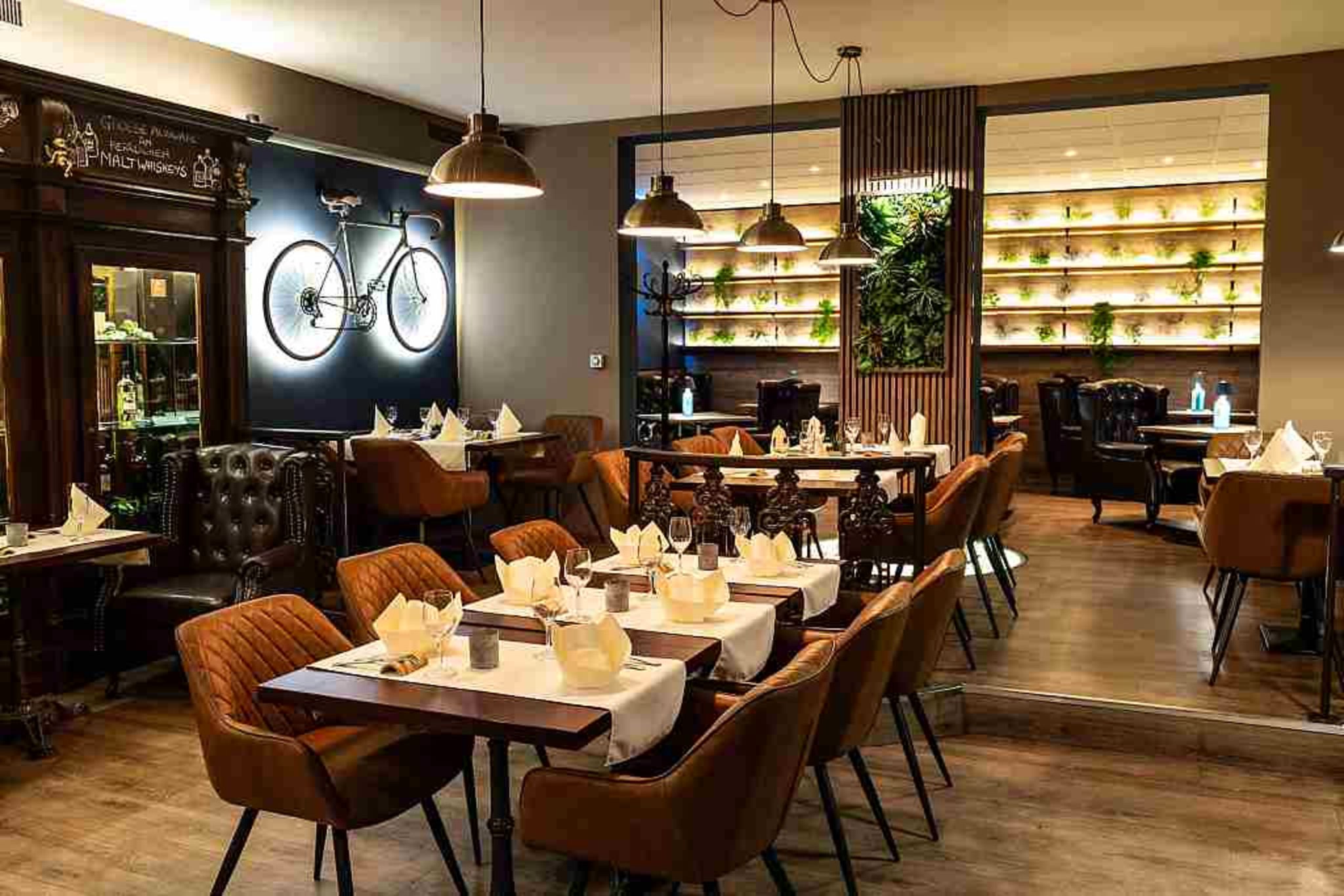 Restaurant Wood & Stone Kebhart Dominik 